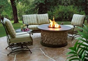 Outdoor fire pit table